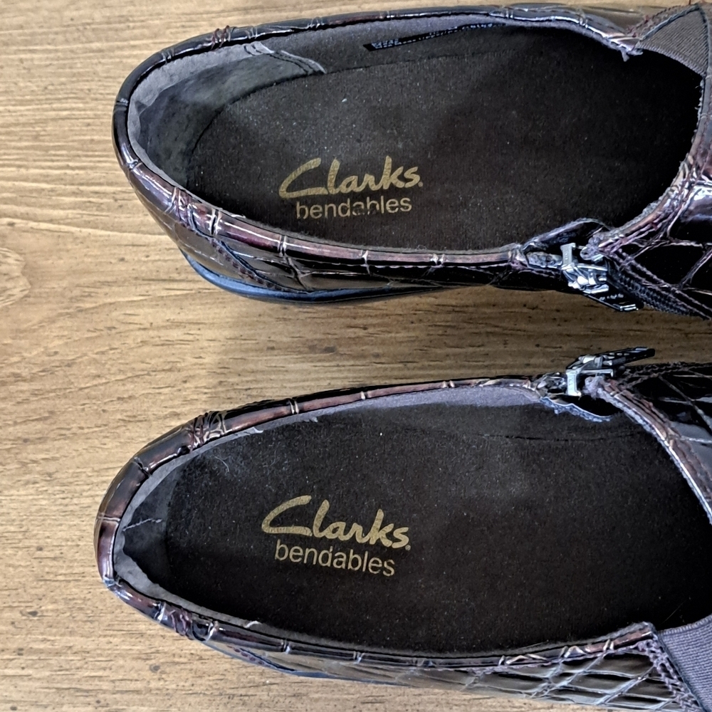 Clarks Bendables Brown Patent Shoes Crocodile Print Womens Size 7 Classic Zipper - Picture 10 of 16